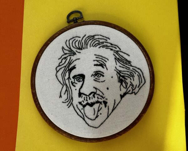 Hand Embroidery – Art with a Personal Touch التطريز اليدوي – فن بلمسة شخصية